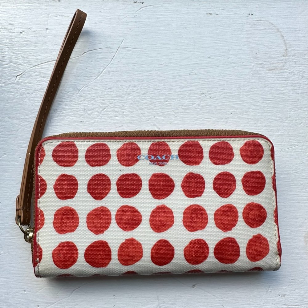 NWOT Coach Women's Medium Zip-Around Wristlet Wallet